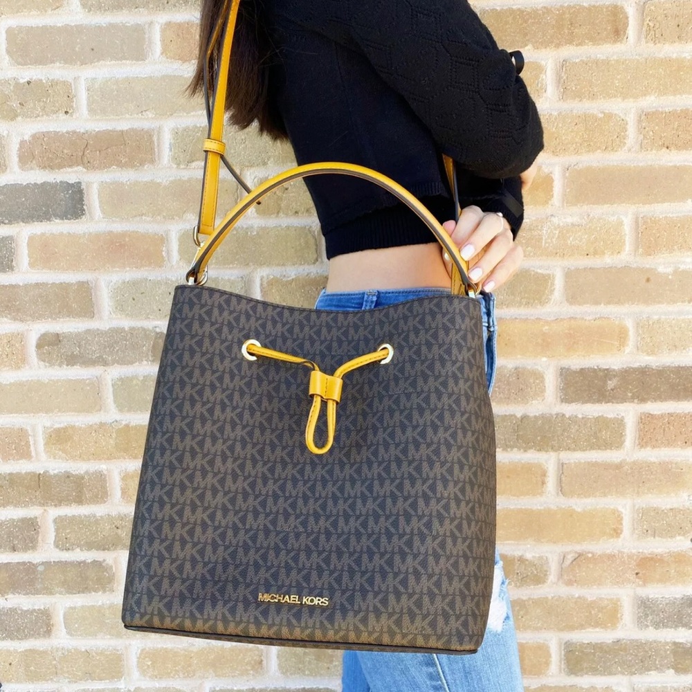 NWOT. Michael Kors Shoulder crossbody Satchel